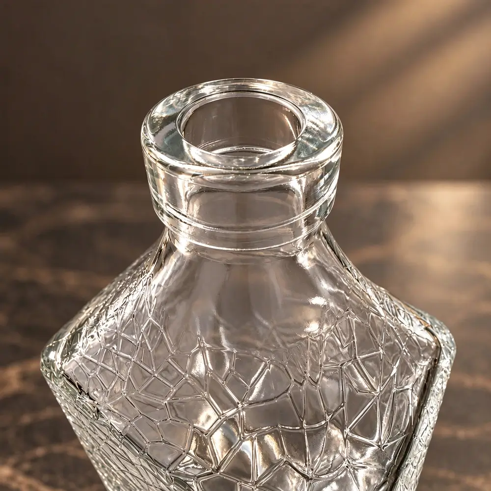 Bottle detail 4